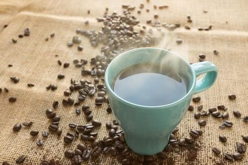 Uống cà phê kiểu này, người phụ nữ 'cày nát' thực quản