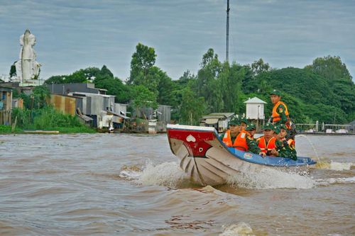 Gian nan 'cuộc chiến' chống buôn lậu trên biên giới An Giang