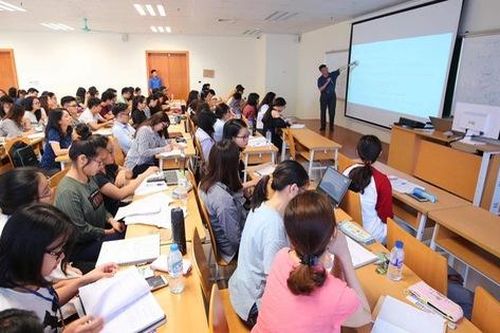 Học sinh THPT xuất sắc có thể được học trước tín chỉ đại học