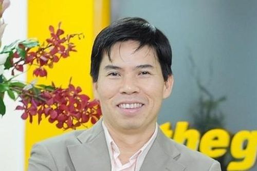 Sếp Thế giới Di động 'né' mua cổ phiếu, nhiều doanh nghiệp 'thay ghế' CEO