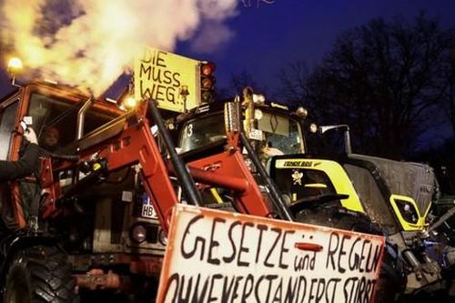 Nông dân Đức đưa hàng ngàn máy kéo về Berlin biểu tình