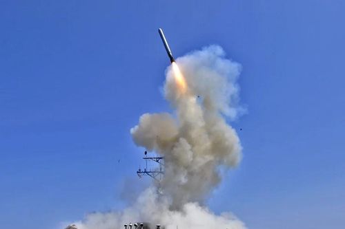 Điểm mặt các vũ khí được Mỹ, Anh sử dụng tấn công nhóm Houthi