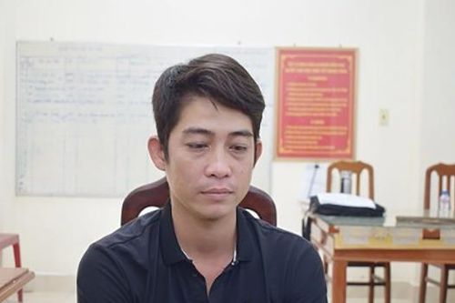 Bắt giam thanh niên cầm dao tấn công thiếu tá công an