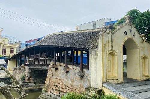 Cầu ngói Thượng Nông - kiến trúc 'thượng gia hạ kiều' độc đáo của thế kỷ 18