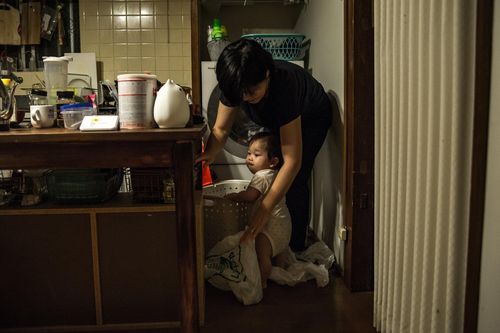 Nghiên cứu cho thấy phụ nữ Nhật Bản chán nản vì chồng làm ít việc nhà