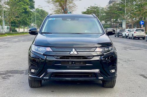 Mitsubishi Outlander lăn bánh 2 năm, chủ xe bán 'lỗ' 200 triệu đồng