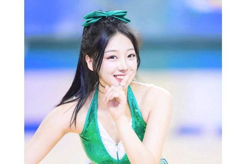 Hot girl hoạt náo viên xinh đẹp khiến người hâm mộ cảm thán: 'Thiên thần' thật sự tồn tại trên đời!