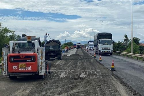 Xem xét mở rộng Quốc lộ 1A, đoạn qua Tp. Hồ Chí Minh