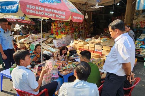 An Giang xử phạt cơ sở cơ sở kinh doanh bánh kẹo 8,750 triệu đồng