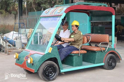 Làm 'xế hộp' từ rác thải