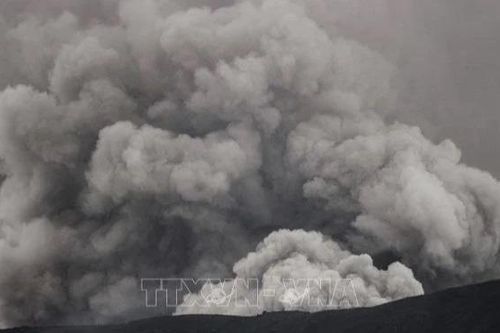 Indonesia sơ tán người dân sau khi núi lửa Marapi phun trào trở lại