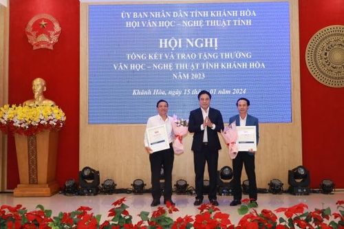Trao giải Tặng thưởng văn học nghệ thuật tỉnh Khánh Hòa cho 20 tác giả có tác phẩm xuất sắc