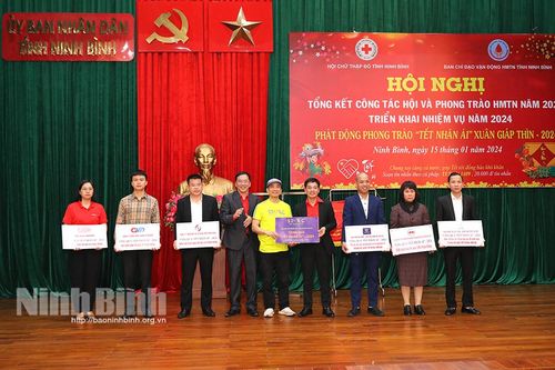 Phấn đấu vận động ủng hộ, trao tặng 8 nghìn suất quà 'Tết Nhân ái' Xuân Giáp Thìn