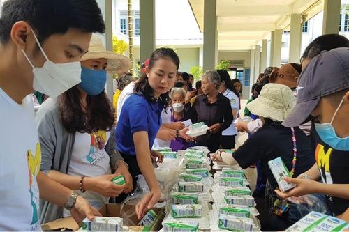 Chia sẻ với bệnh nhân nghèo