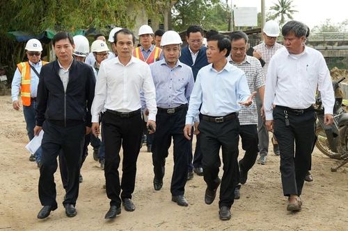 Tập trung nhân lực, đẩy nhanh tiến độ các hợp phần của dự án