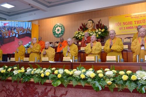 Tấn phong giáo phẩm 323 vị Tăng Ni tại Hội nghị Thường niên kỳ 3 - Khóa IX GHPGVN
