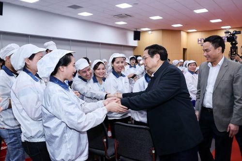 Chi trả kịp thời lương, thưởng Tết cho người lao động