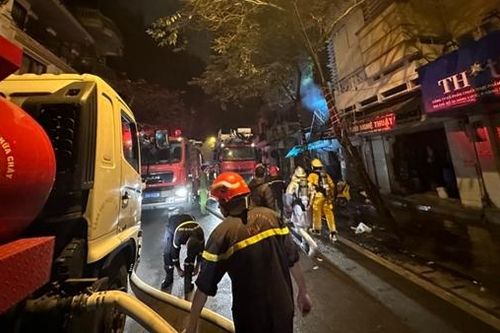 Bí thư Thành ủy Hà Nội thăm, động viên nạn nhân vụ cháy tại phố Hàng Lược