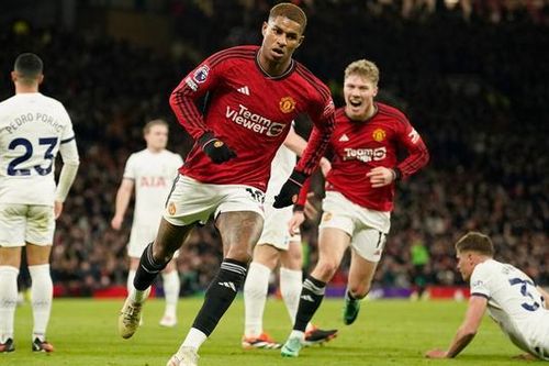 Màn rượt đuổi tỷ số trên sân Old Trafford