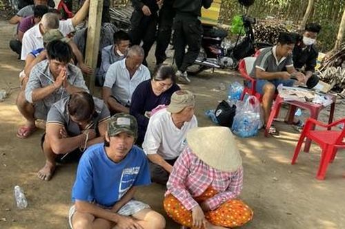 Phá trường gà lưu động tại khu vực biên giới, bắt giữ gần 50 đối tượng