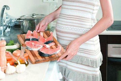 Bà bầu có nên ăn cá?
