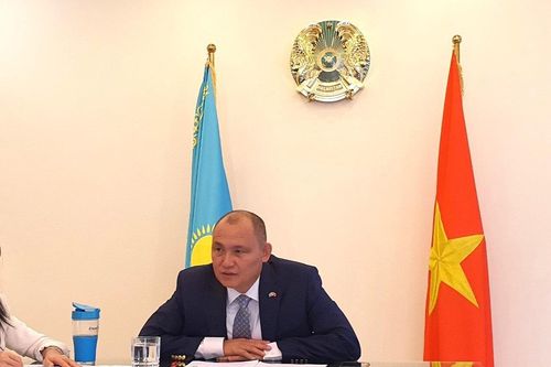 Kazakhstan muốn hợp tác đường sắt với Việt Nam