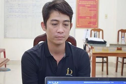 Bắt thanh niên say rượu cầm dao chống trả công an xã