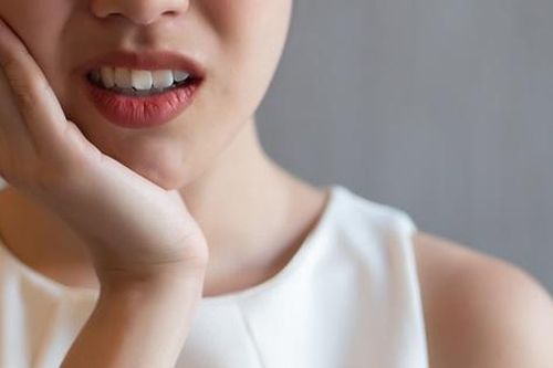 Răng bị ê buốt phải làm sao?