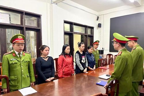 Bốn phụ nữ cấu kết lập công ty để mua bán trái phép hóa đơn