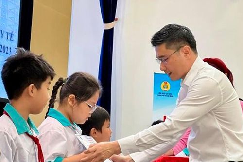 TP.Hồ Chí Minh: Cấp thẻ bảo hiểm y tế miễn phí cho nhiều đối tượng yếu thế