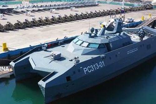 Màn phô diễn sức mạnh rầm rộ của hải quân Iran