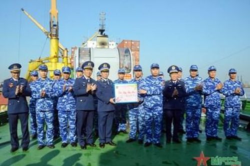 Các tàu xuất phát lên đường làm nhiệm vụ trực Tết Nguyên đán