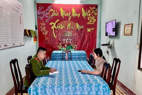Công an xã giúp dân lấy lại 100 triệu đồng do chuyển nhầm tài khoản