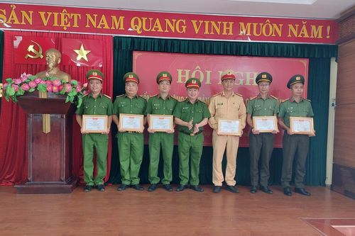 Chủ động nắm chắc tình hình, giữ gìn ổn định, đảm bảo tình hình an ninh trật tự
