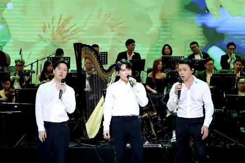 Quốc Thiên rủ Lân Nhã, Lê Hiếu hát nhạc tết