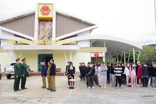BĐBP Điện Biên tiếp nhận 69 công dân do Lào trao trả qua cửa khẩu