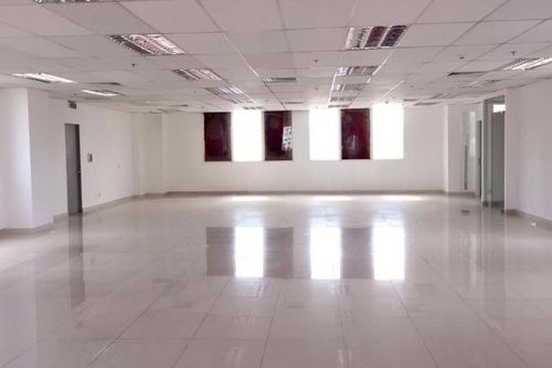 Nguồn cung tăng mạnh khiến nhiều văn phòng cho thuê khu vực trung tâm bị bỏ trống