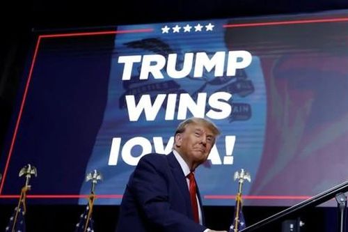 Ông Trump giành chiến thắng vang dội trong 'phát súng' đầu tiên ở Iowa