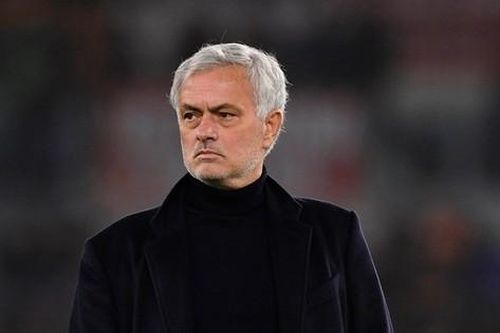 Jose Mourinho bất ngờ phải rời Roma ngay lập tức
