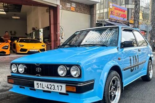 Xế cổ Toyota Corolla được nâng cấp qua bàn tay thợ Việt