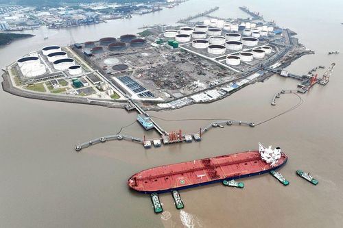 Giá dầu hôm nay (16/1): Tiếp đà giảm nhẹ
