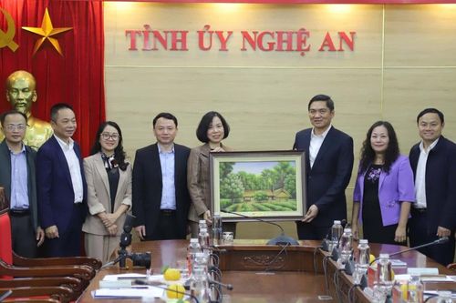 Tổng Giám đốc Thông tấn xã Việt Nam làm việc với lãnh đạo tỉnh Nghệ An