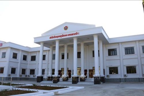 Bàn giao Sở chỉ huy Sư đoàn Bộ binh 1 - quà của Quân đội Việt Nam tặng Quân đội Lào