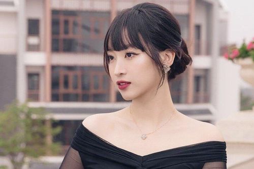 Sắc vóc ngày càng mặn mà, quyến rũ của Hoa hậu Đỗ Mỹ Linh sau sinh con