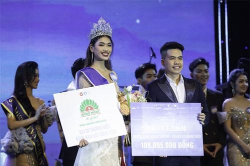 Nhan sắc đời thường '10 điểm không có nhưng' của tân Hoa khôi ĐH Ngoại thương 1m79 vừa đăng quang