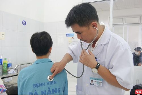 Cứu sống nam sinh lớp 10 bị đứt lìa phế quản gốc của phổi do tai nạn giao thông