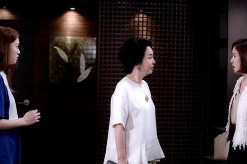 Bán nhà để trị bệnh cho mẹ chồng, tôi lại tiếp tục hứng chịu bất công