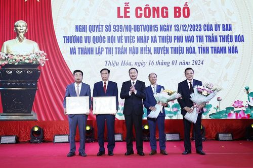 Công bố Nghị quyết của Ủy ban Thường vụ Quốc hội về nhập xã Thiệu Phú vào thị trấn Thiệu Hóa và thành lập thị trấn Hậu Hiền