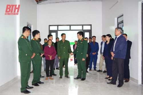 Khánh thành và bàn giao 2 'ngôi nhà 100 đồng'