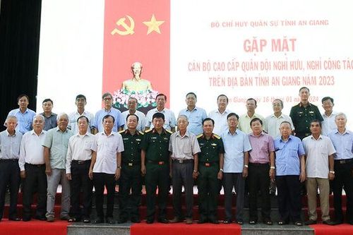 Gặp mặt cán bộ cao cấp quân đội nghỉ hưu, nghỉ công tác